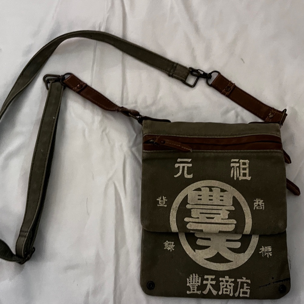 Crossbody purse